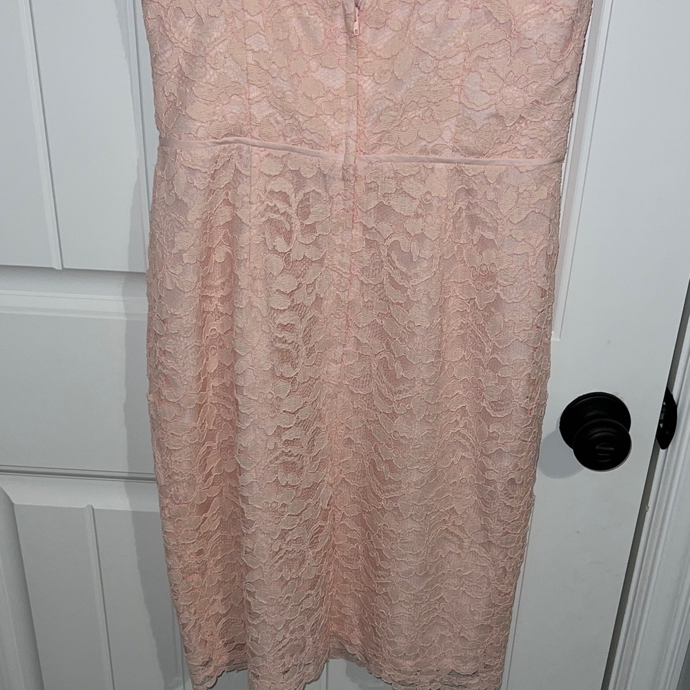 David's Bridal Bridesmaid Dress Blush/Lt Pink Lace Dress with V Neckline Size 6 - Picture 7 of 11